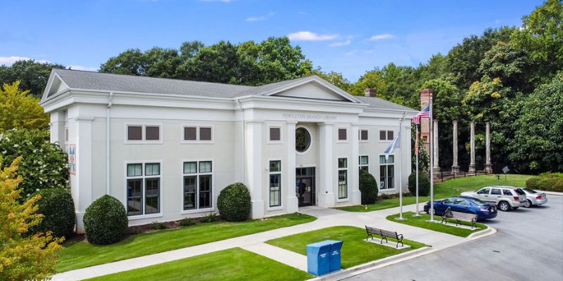 Pendleton Library building from front featuring columns and plinths